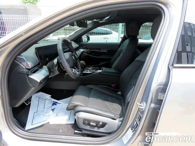 BMW 5 серия 2025 2.0 автомат (гидро), миниатюра 5