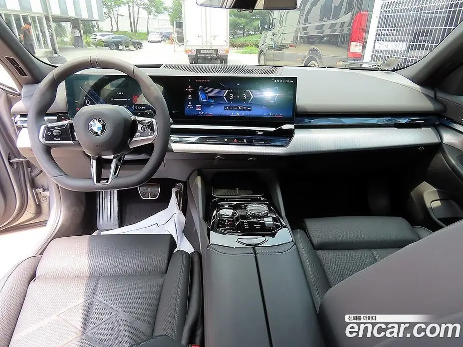 BMW 5 серия 2025 2.0 автомат (гидро), фото 7