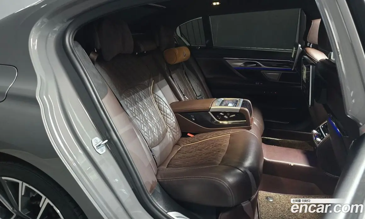 BMW 7 серия 2021 3.0 автомат (гидро), фото 17