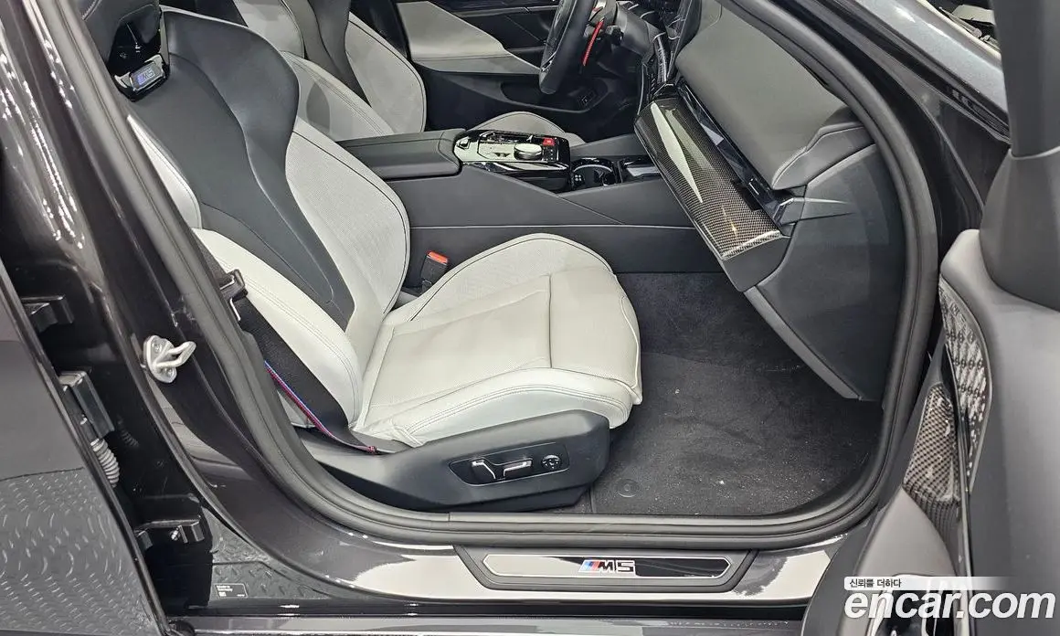 BMW M5 2026 4.4 автомат (гидро), фото 12
