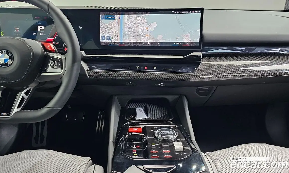 BMW M5 2026 4.4 автомат (гидро), фото 17