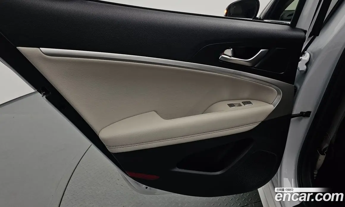 Genesis G70 2019 2.0 автомат (гидро), фото 15