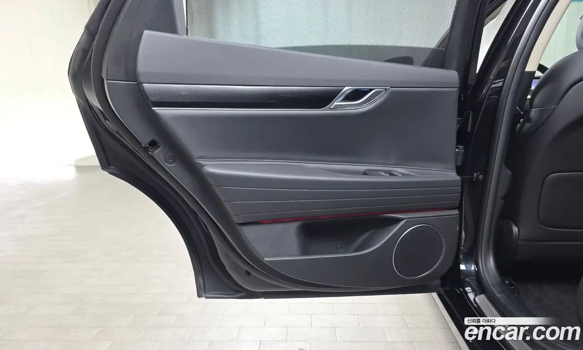 Genesis G80 2025 2.5 автомат (гидро), фото 15