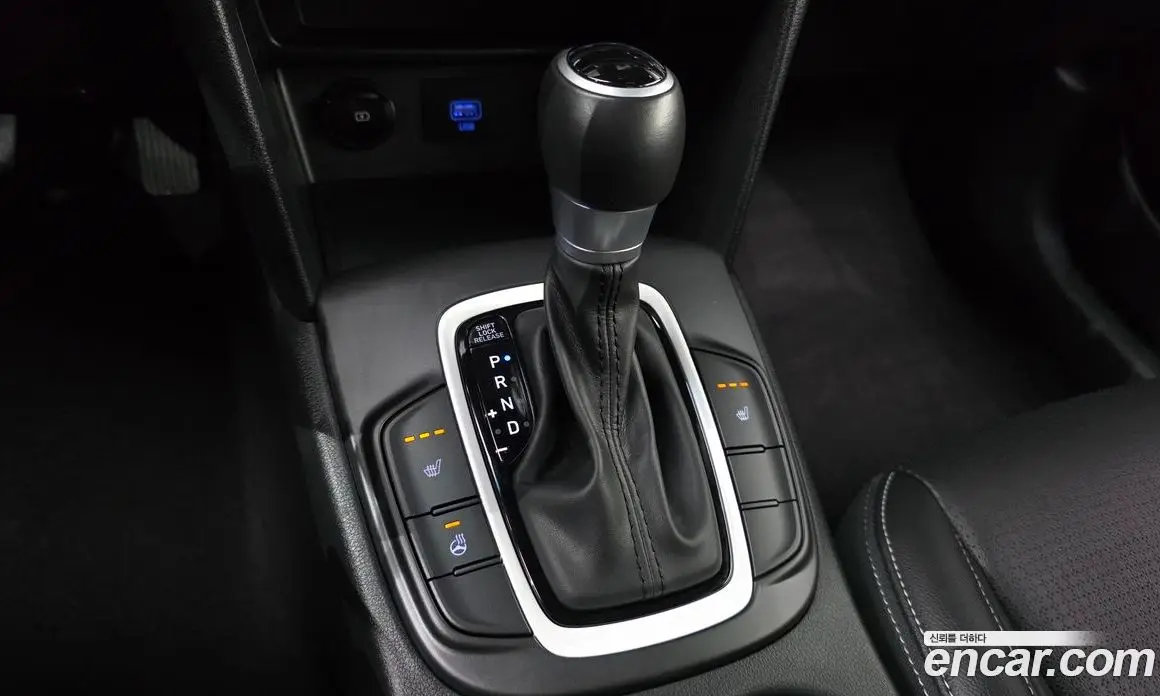 Hyundai Kona 2020 1.6 автомат (гидро), фото 12