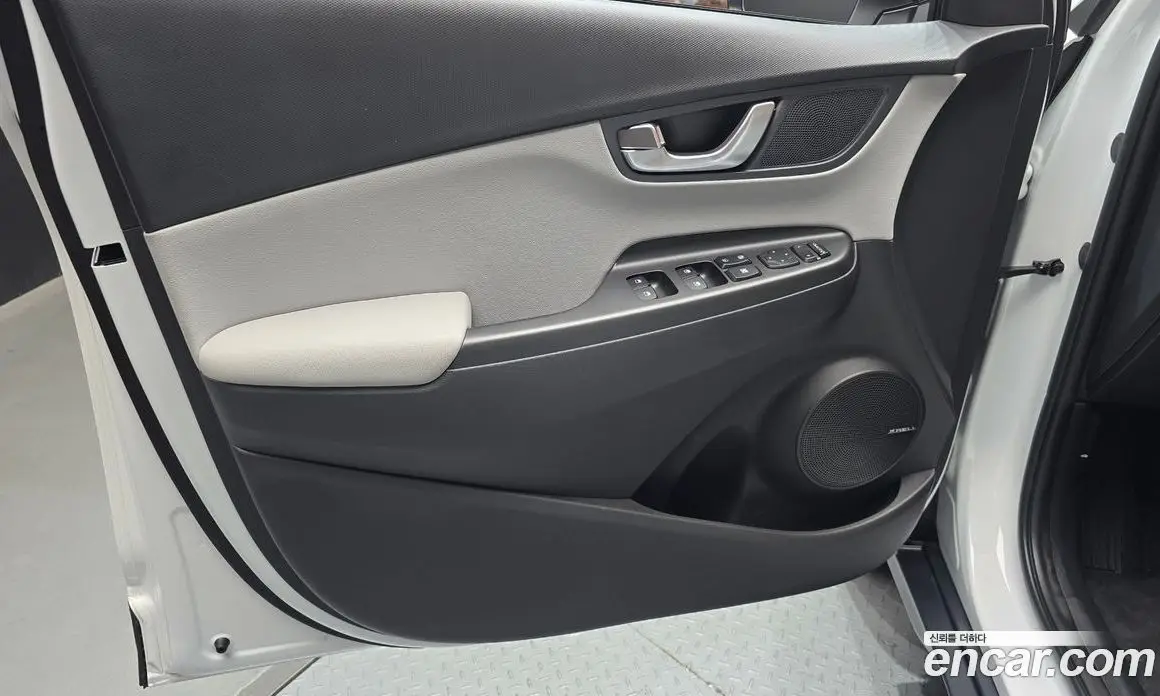 Hyundai Kona 2022 1.6 автомат (гидро), фото 14