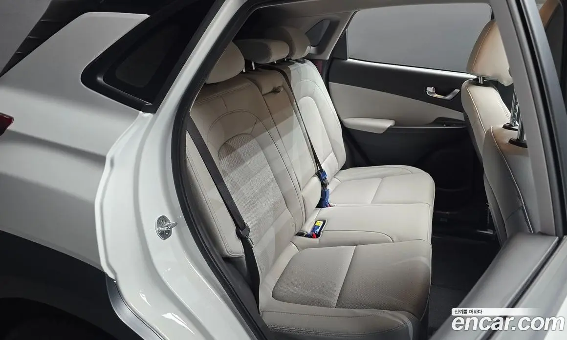 Hyundai Kona 2022 1.6 автомат (гидро), фото 17