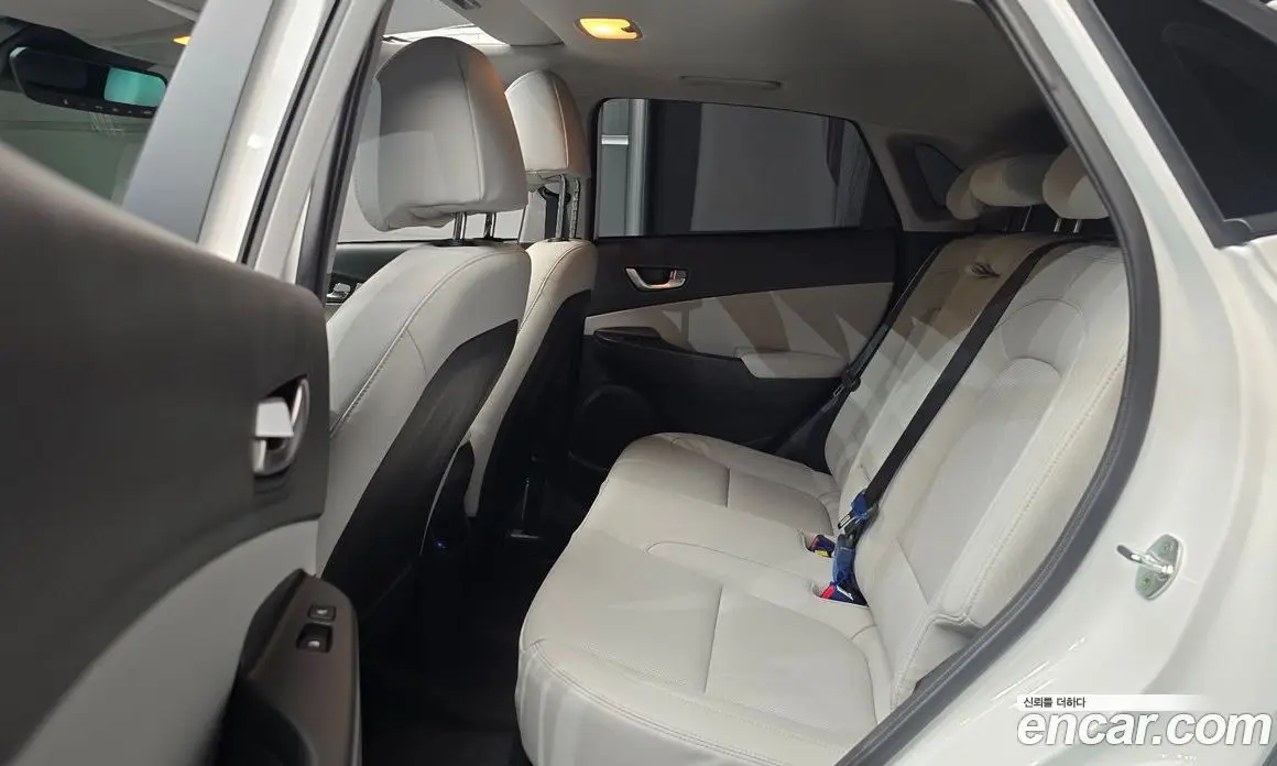 Hyundai Kona 2022 1.6 автомат (гидро), фото 18