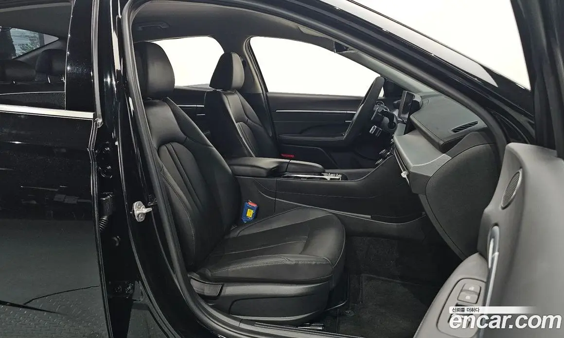 Hyundai Sonata 2024 2.0 автомат (гидро), фото 10