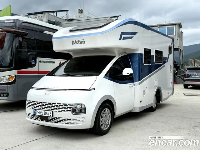 Hyundai Staria 2022 2.2 автомат (гидро), миниатюра 3