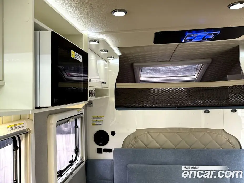 Hyundai Staria 2022 2.2 автомат (гидро), фото 9