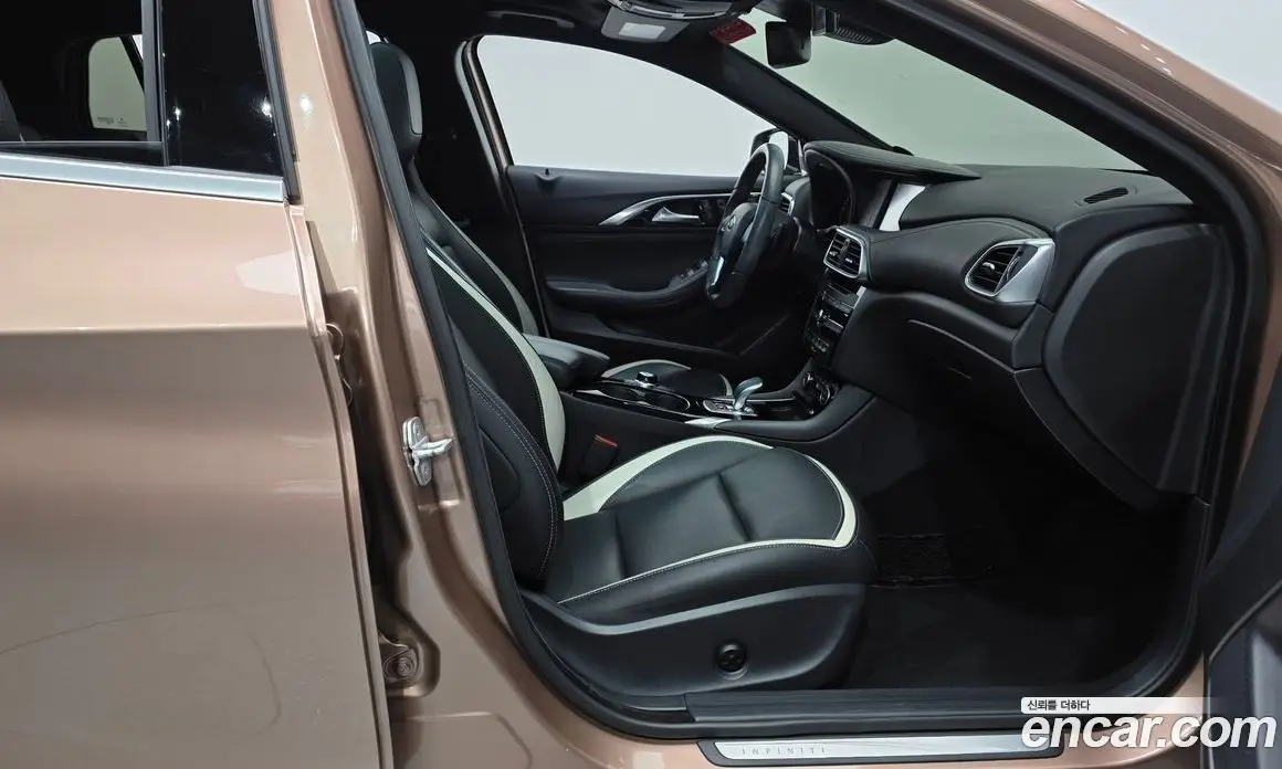 Infiniti Q30 2017 2.0 автомат (гидро), фото 16