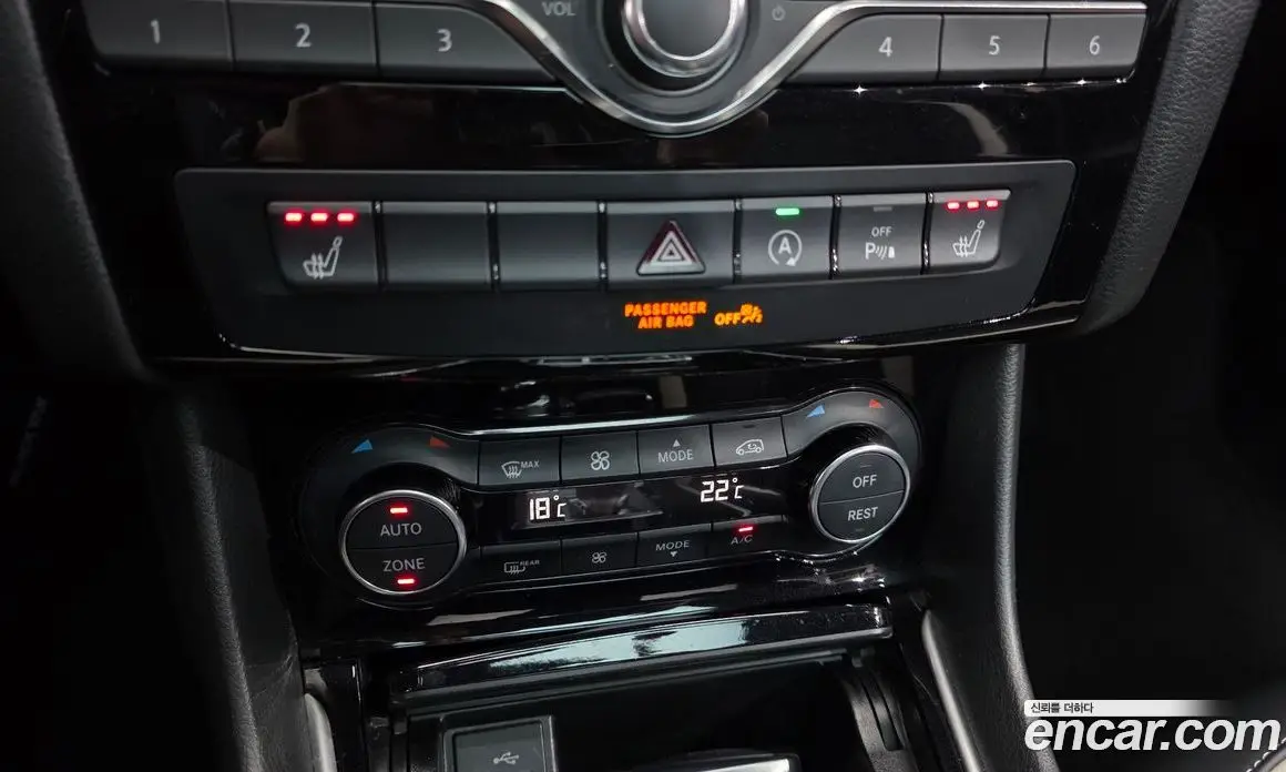 Infiniti Q30 2017 2.0 автомат (гидро), фото 30