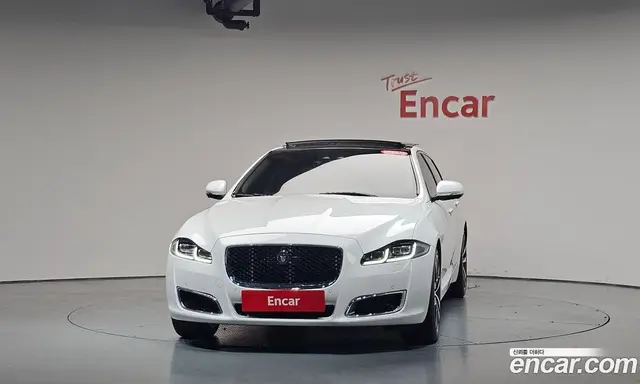 Jaguar XJ 2019 3.0 автомат (гидро), миниатюра 2