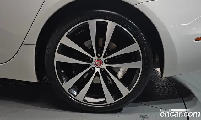 Jaguar XJ 2019 3.0 автомат (гидро), миниатюра 6