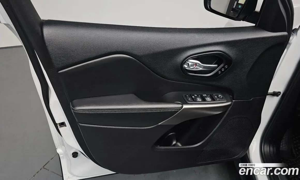 Jeep Cherokee 2021 2.4 автомат (гидро), фото 13