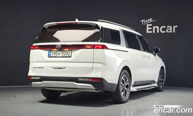 Kia Carnival 2021 2.2 автомат (гидро), миниатюра 2