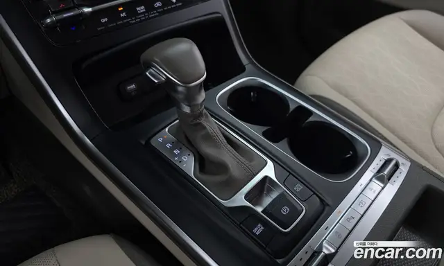 Kia Carnival 2021 2.2 автомат (гидро), миниатюра 9