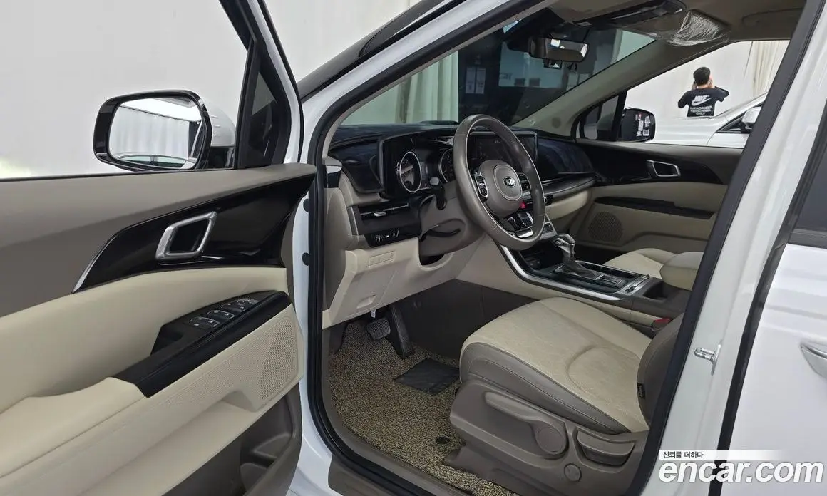 Kia Carnival 2021 2.2 автомат (гидро), фото 10