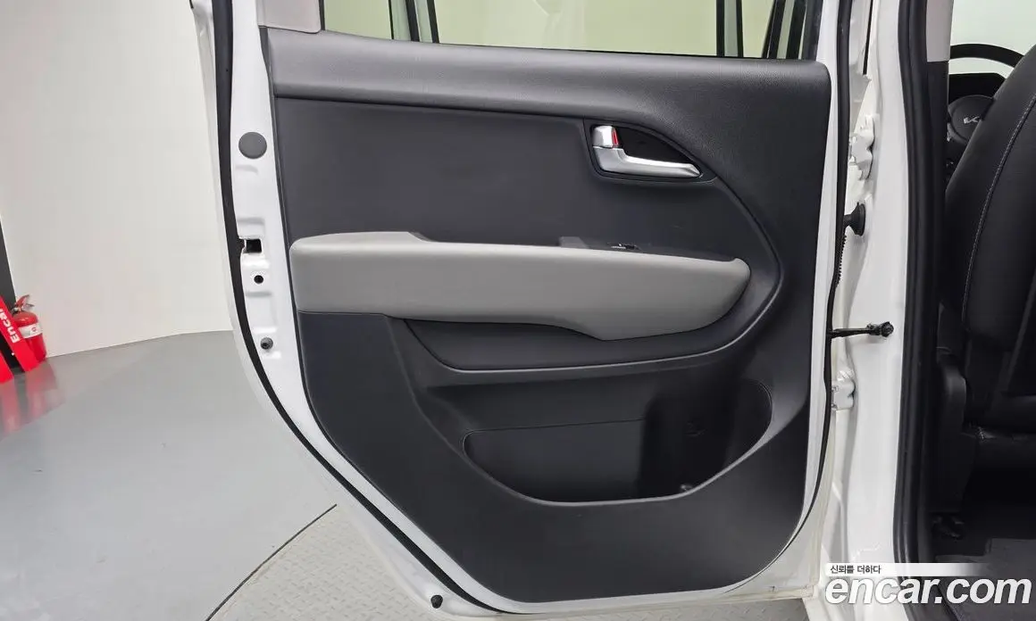 Kia Ray 2023 0.1 автомат (гидро), фото 14