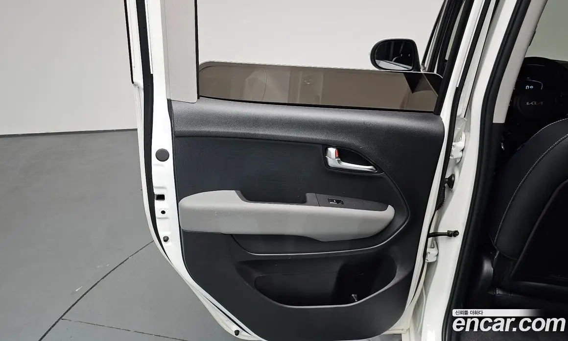 Kia Ray 2024 1.0 автомат (гидро), фото 14