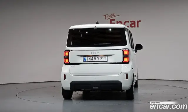 Kia Ray 2024 1.0 автомат (гидро), миниатюра 3
