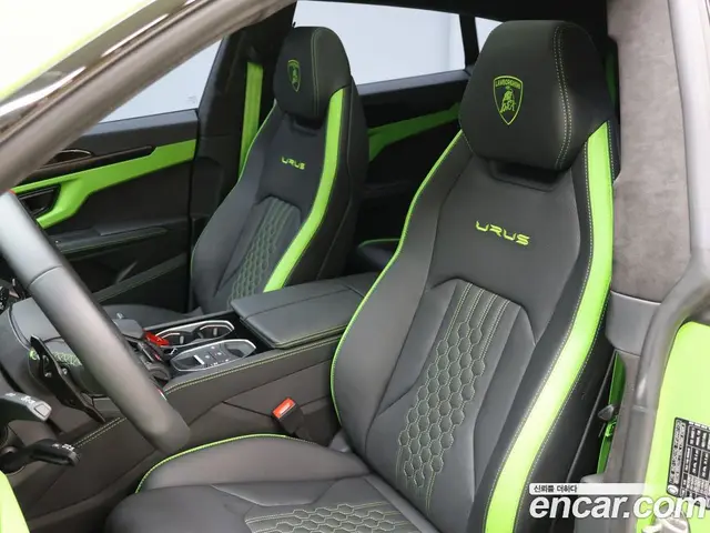 Lamborghini Urus 2024 4.0 автомат (гидро), миниатюра 8