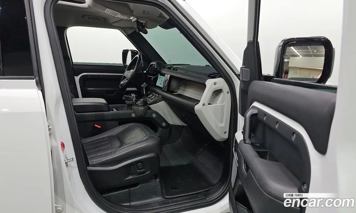 Land Rover Defender 2021 3.0 автомат (гидро), фото 18 Land Rover Defender 2021 3.0 автомат (гидро), фото 18