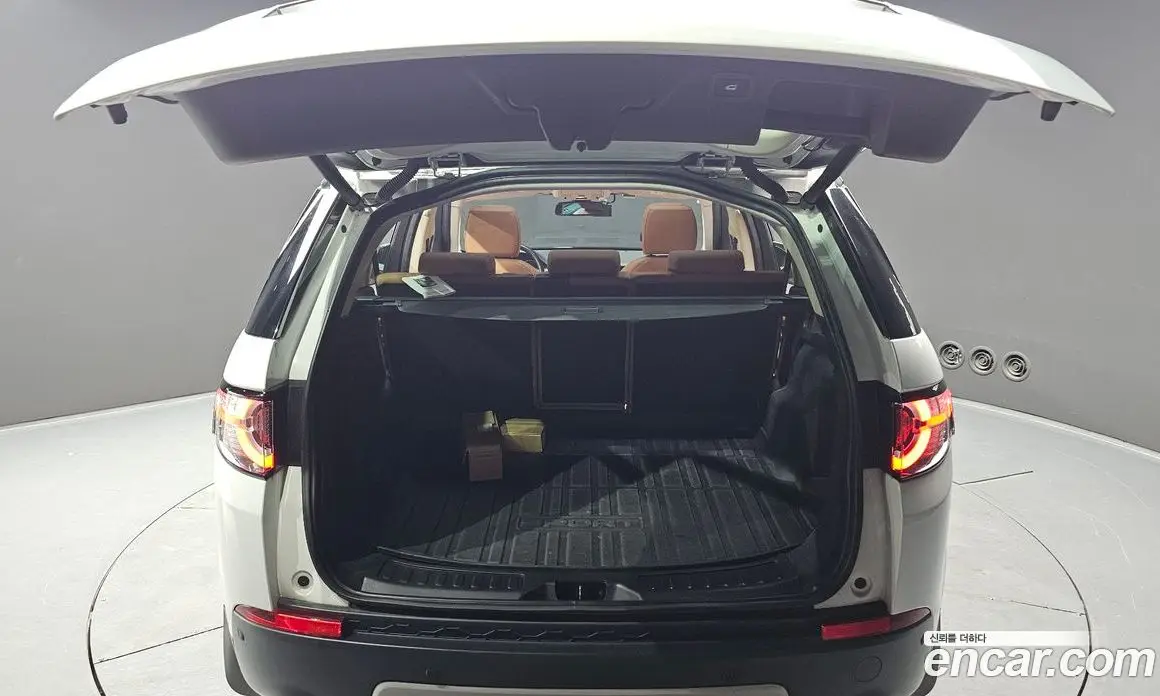 Land Rover Discovery Sport 2017 2.0 автомат (гидро), фото 26