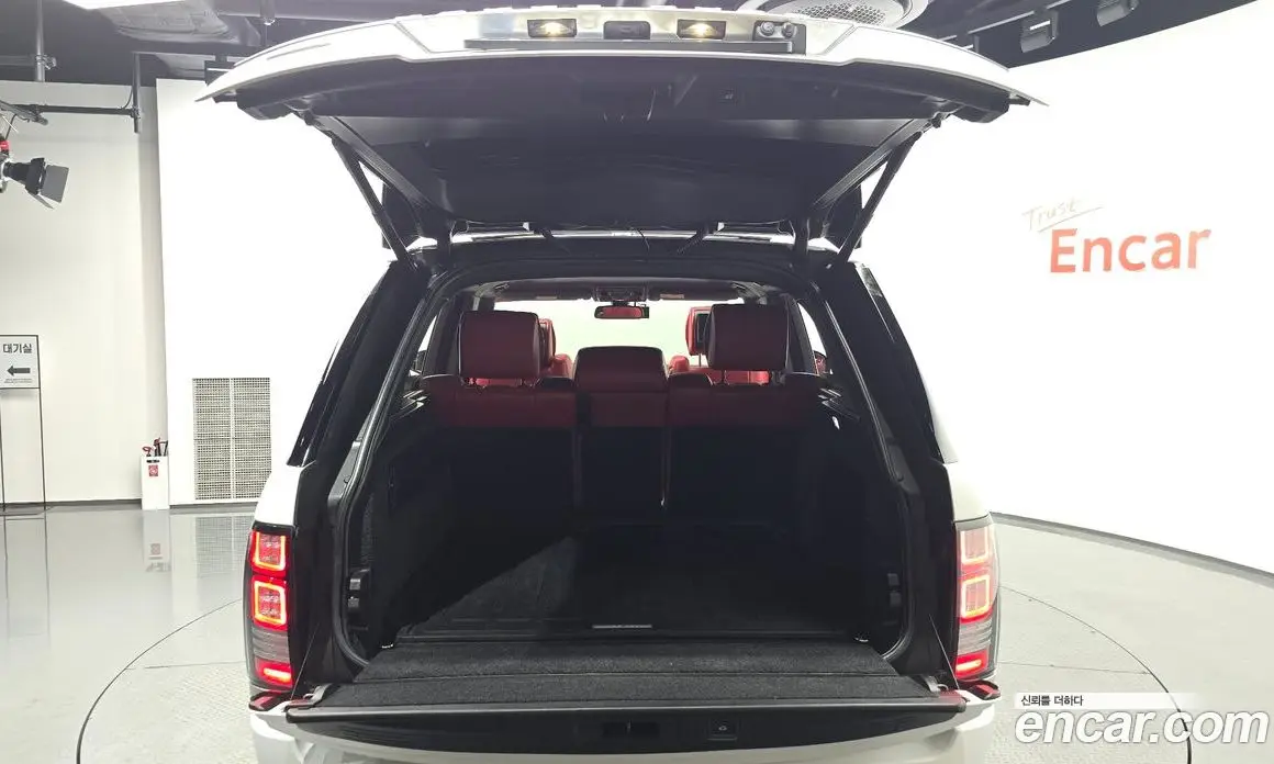 Land Rover Range Rover 2016 4.4 автомат (гидро), фото 30