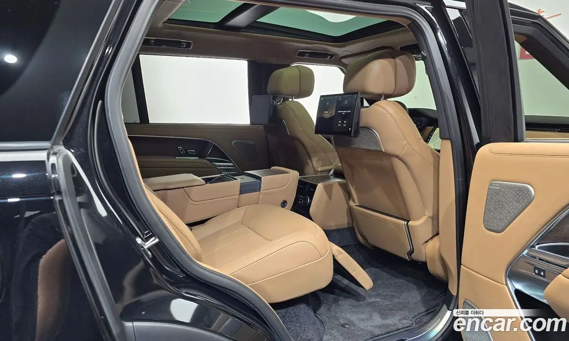 Land Rover Range Rover 2025 4.4 автомат (гидро), фото 17