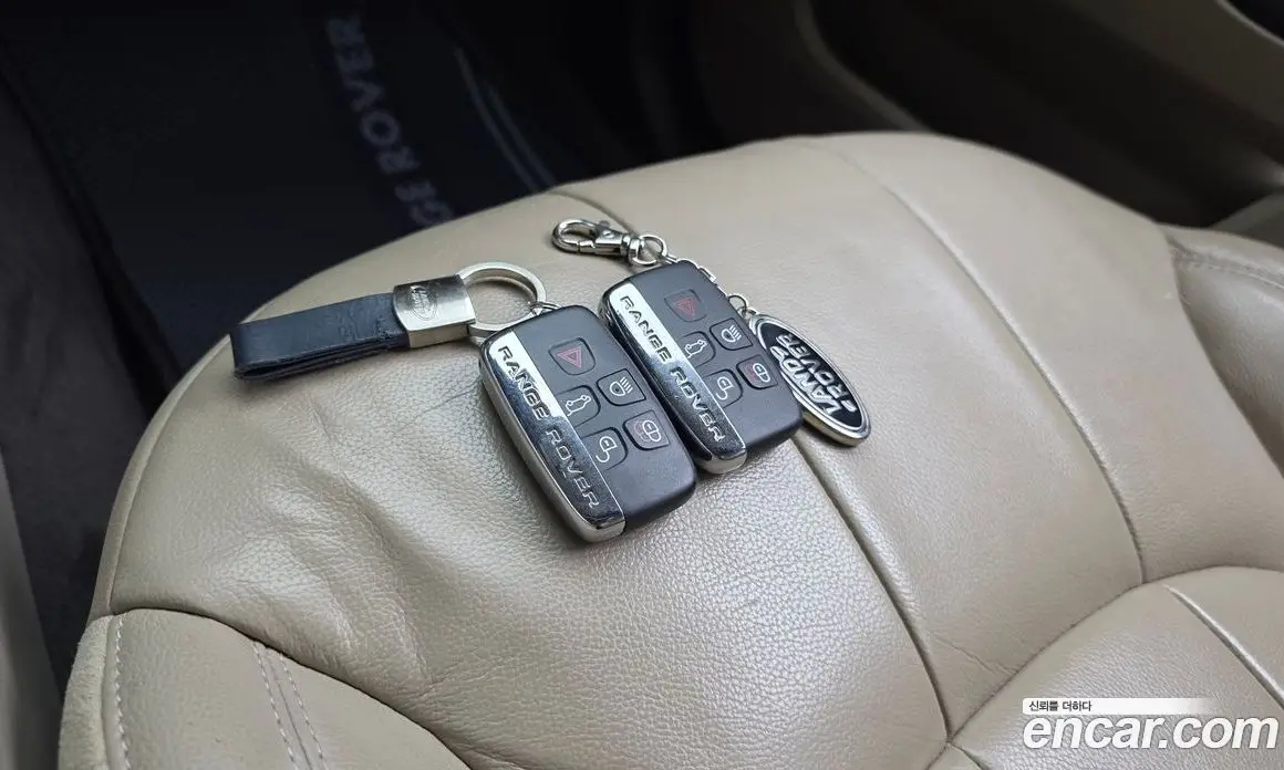 Land Rover Range Rover Evoque 2017 2.0 автомат (гидро), фото 18
