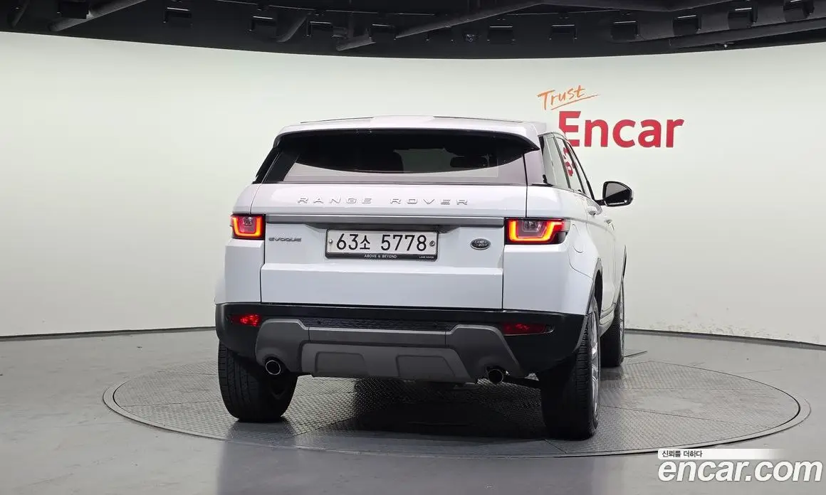 Land Rover Range Rover Evoque 2017 2.0 автомат (гидро), фото 4