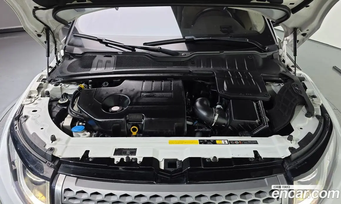 Land Rover Range Rover Evoque 2017 2.0 автомат (гидро), фото 6