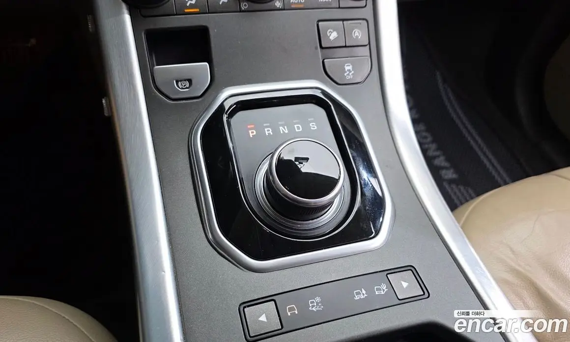 Land Rover Range Rover Evoque 2017 2.0 автомат (гидро), фото 9
