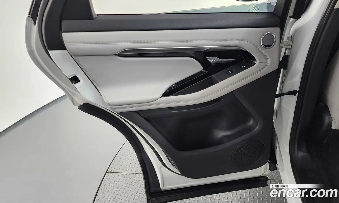 Land Rover Range Rover Evoque 2019 2.0 автомат (гидро), фото 15