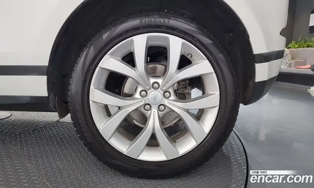 Land Rover Range Rover Evoque 2019 2.0 автомат (гидро), миниатюра 7