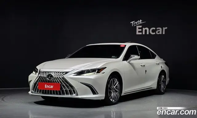 Lexus ES, 2025, 24 674 км