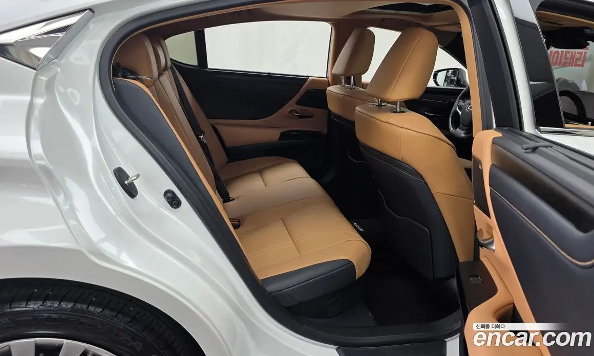 Lexus ES 2025 2.5 автомат (гидро), фото 12