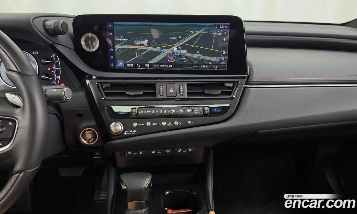 Lexus ES 2025 2.5 автомат (гидро), фото 14