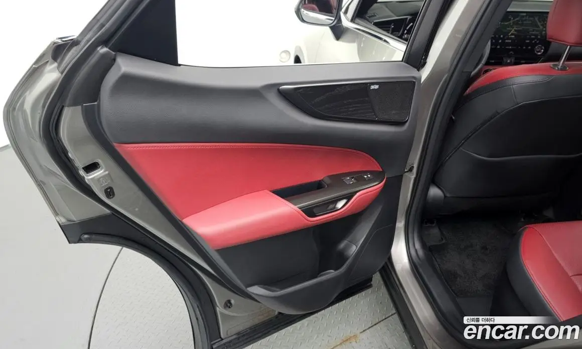 Lexus NX 2024 2.5 автомат (гидро), фото 15