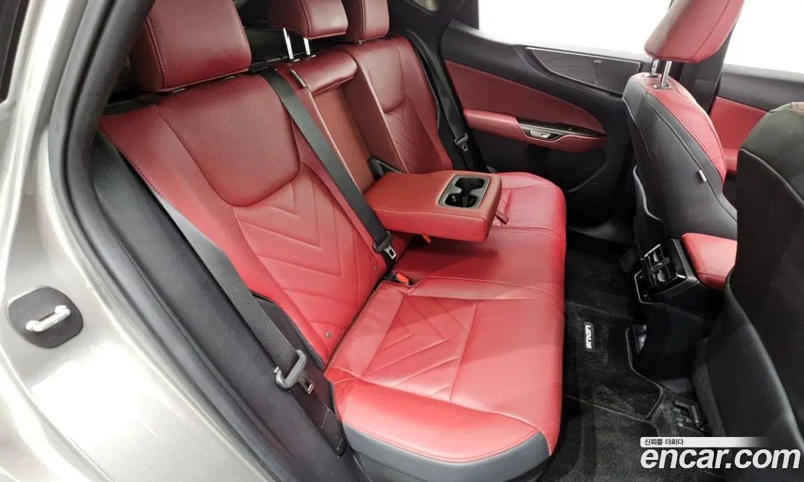 Lexus NX 2024 2.5 автомат (гидро), фото 25