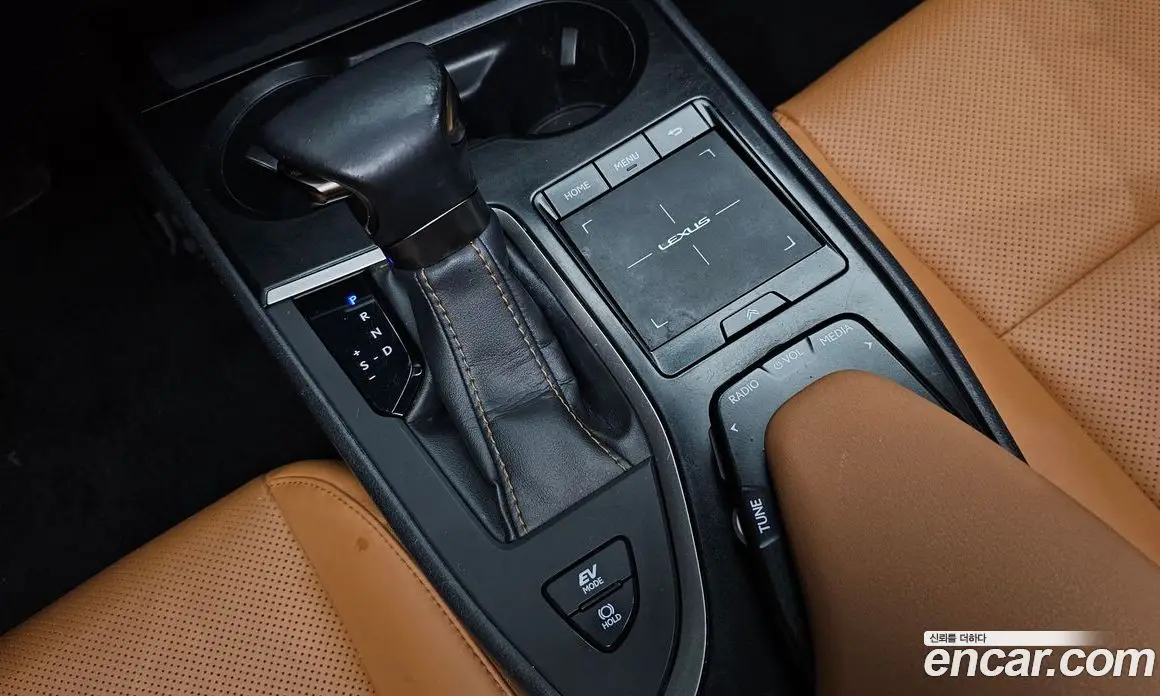 Lexus UX 2019 2.0 автомат (гидро), фото 12