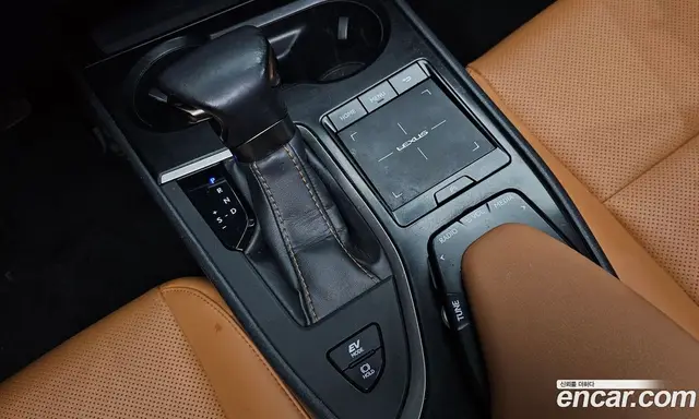 Lexus UX 2019 2.0 автомат (гидро), миниатюра 12