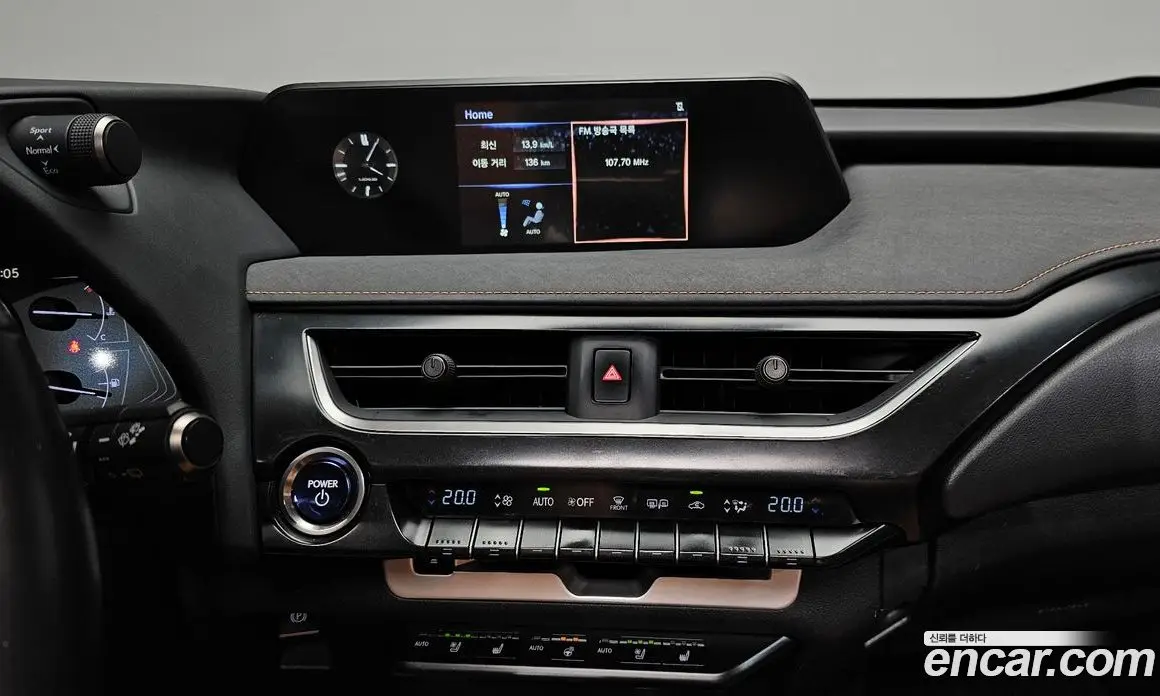 Lexus UX 2019 2.0 автомат (гидро), фото 20