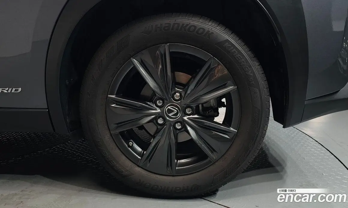 Lexus UX 2019 2.0 автомат (гидро), фото 7