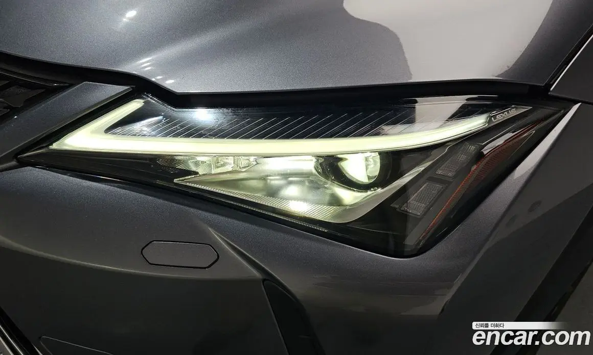 Lexus UX 2019 2.0 автомат (гидро), фото 8