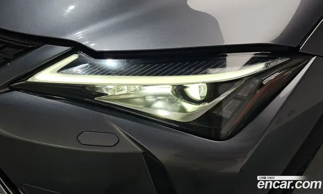 Lexus UX 2019 2.0 автомат (гидро), миниатюра 8