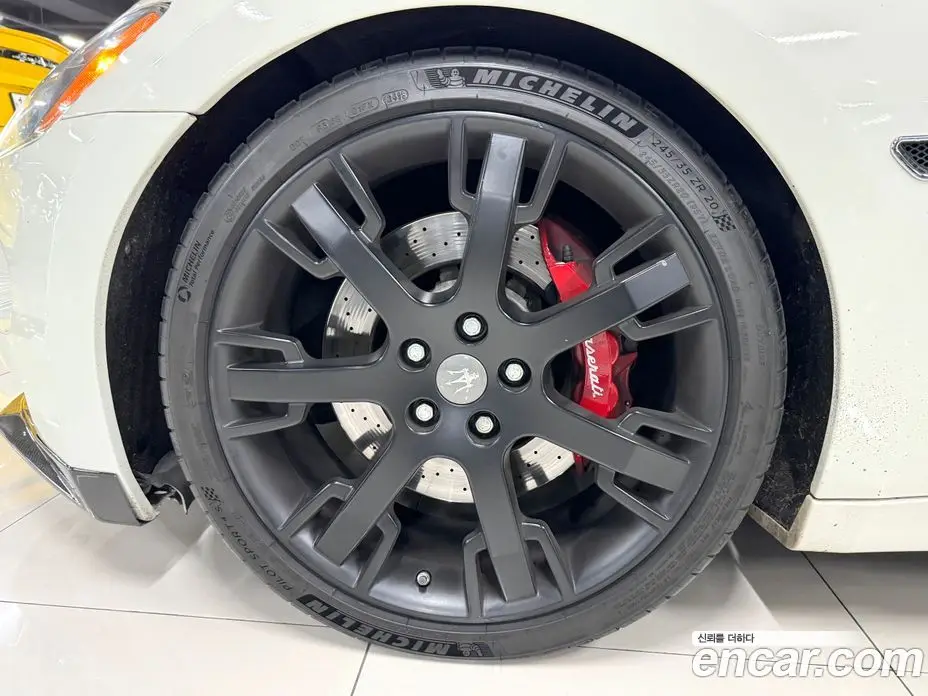 Maserati GranTurismo 2009 4.7 автомат (гидро), фото 16