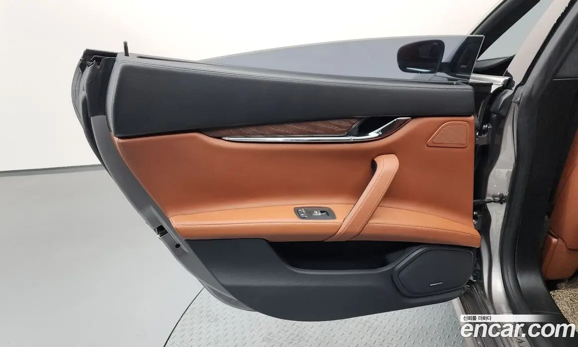 Maserati Quattroporte 2016 3.0 автомат (гидро), фото 14