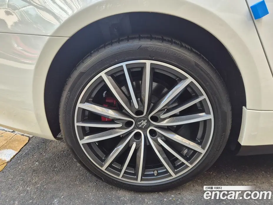 Maserati Quattroporte 2019 3.0 автомат (гидро), фото 19